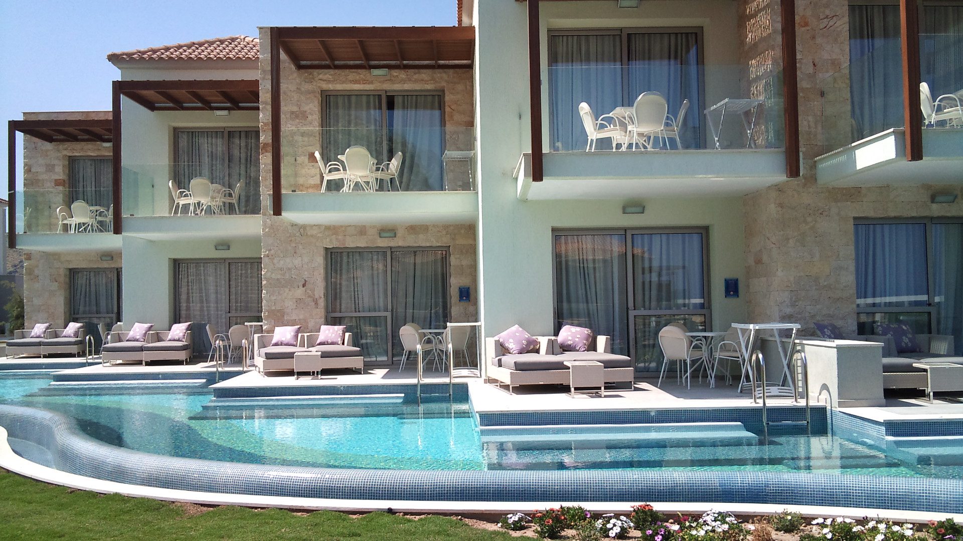 Atlantica Hotel — κουφώματα αλουμινίου, Ρόδος